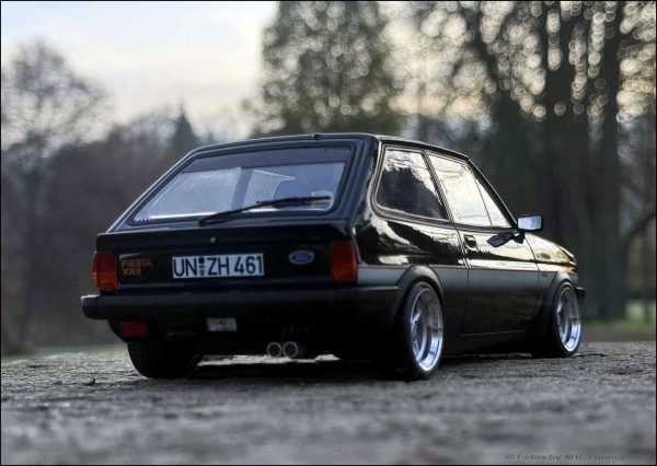 1:18 Ford Fiesta MK1 XR2i Bj.1981+ Revolution Alufelgen mit OVP